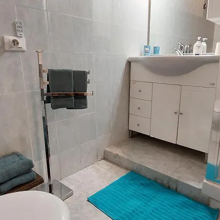 Apartamento Casa Fronte Con Ascensore