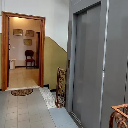 Casa Fronte Con Ascensore Le Grazie (Liguria)
