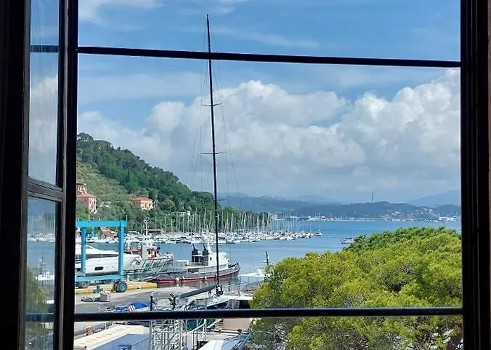 Lejlighed Casa Fronte Con Ascensore Le Grazie (Liguria)